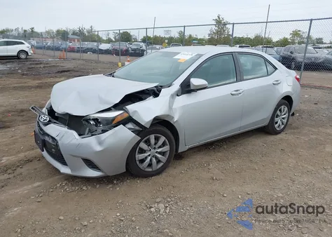 2015 Toyota Corolla Le z USA, uszkodzony, nr VIN 2T1BURHE9FC443375